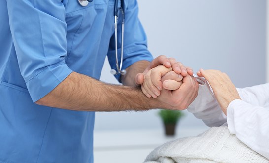 Professional conduct; maintaining boundaries between health professionals and patients